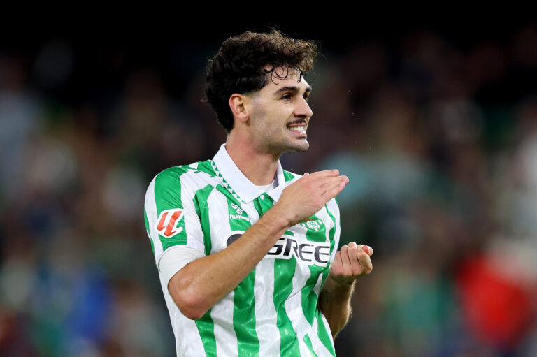 Johnny Cardoso en el Real Betis - Atlético de Madrid