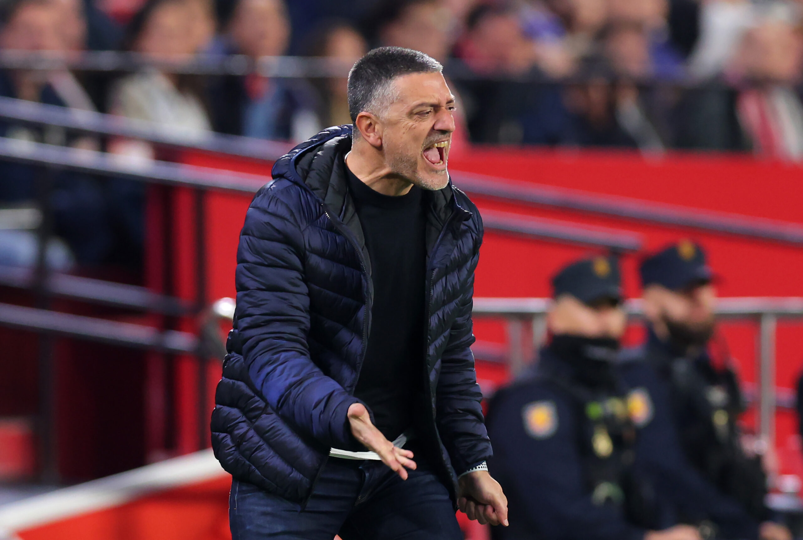 García Pimienta, entrenador del Sevilla FC, se juega su puesto en el último tramo de la temporada
